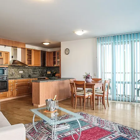 Myhouse 28. Rijna *
