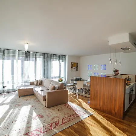 Myhouse 28. Rijna Prague